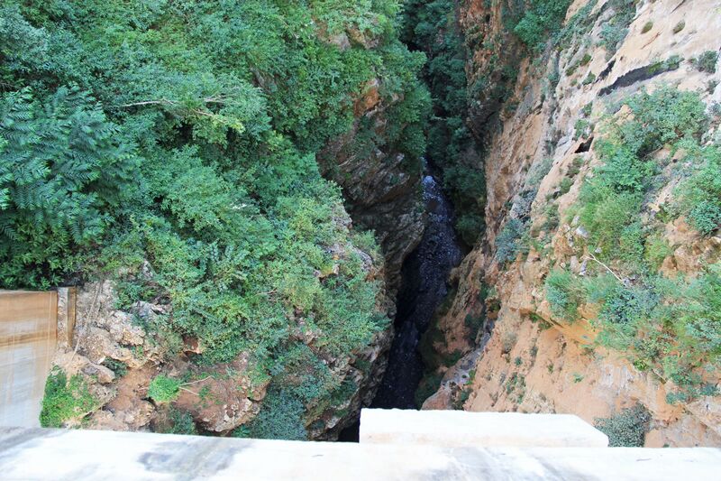 File:WanlongDropToCreek.jpg