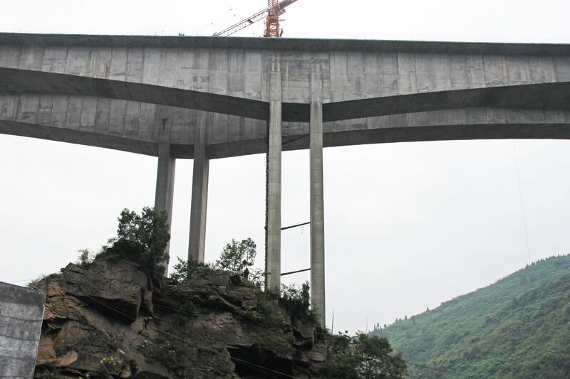 File:Gulinhe-1BridgePier.jpg
