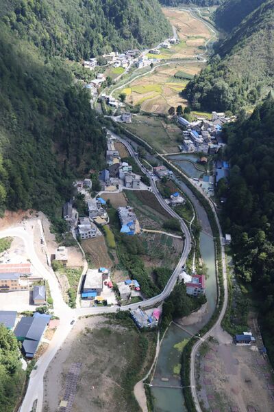 File:LongliRiverLonglensByGaryC.JPG