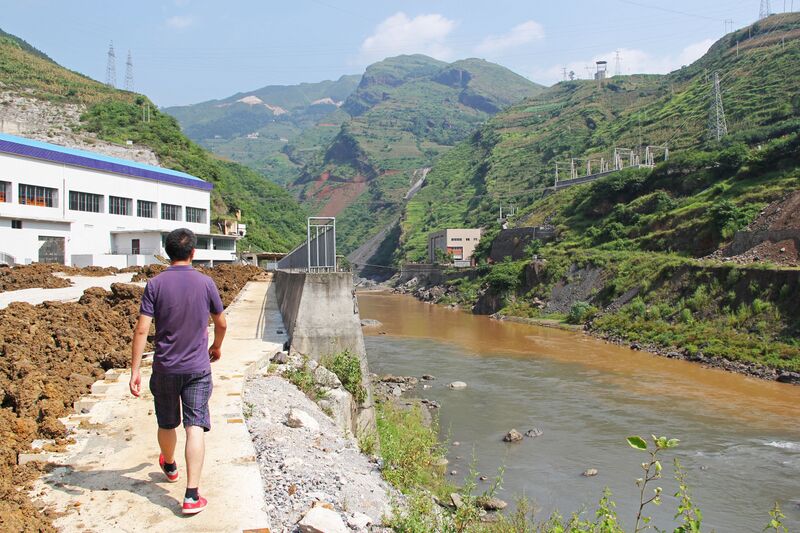 File:Beipanjiang2013GorgeRiverHike.jpg
