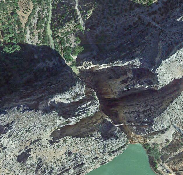 File:CaminoDelReyCliffwalkSatellite.jpg