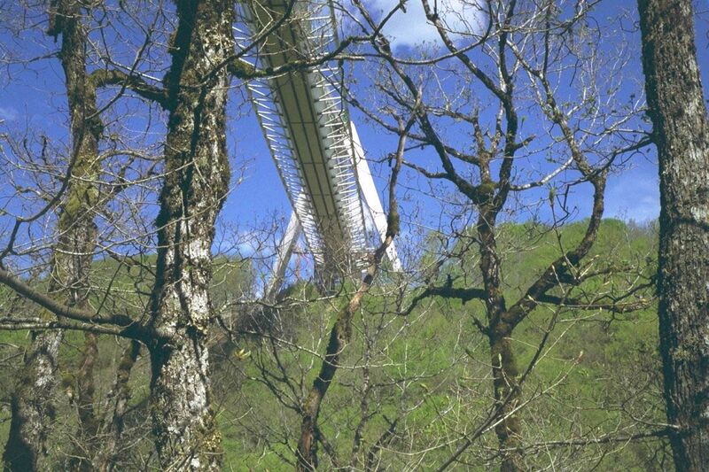 File:ChavanonFromBelow.jpg