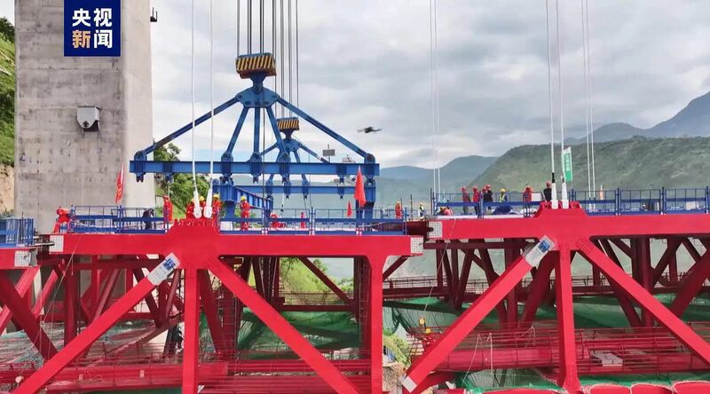 File:Jinshajiang Bridge ChuandianFinalTruss.jpg