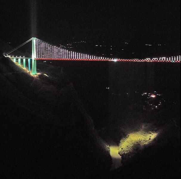 File:HuajiangNightFarView.jpg
