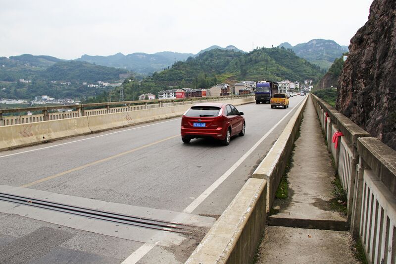 File:WujiangRouteS204Beam.jpg