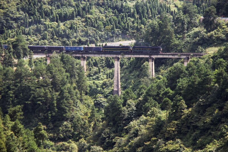 File:WenquanLocalRailway.JPG