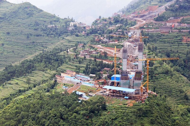File:BeipanjiangDugeYunnanTowerFromAbove.jpg