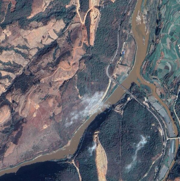 File:Nanpanjiang Railway Bridge MimengSatellite.jpg