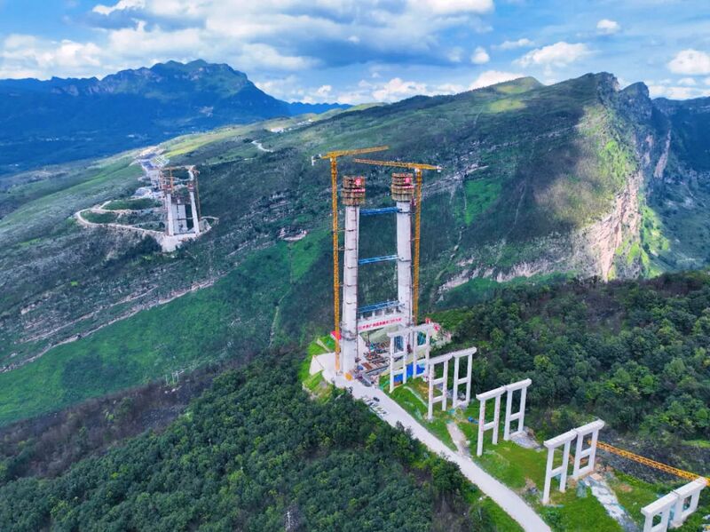 File:TianmenGreenTrees.jpg