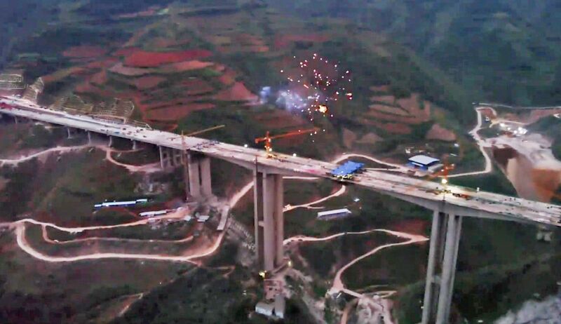 File:ZhizuheFireworks.jpg
