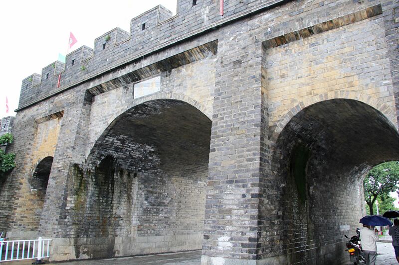 File:447DaliStoneGate.jpg