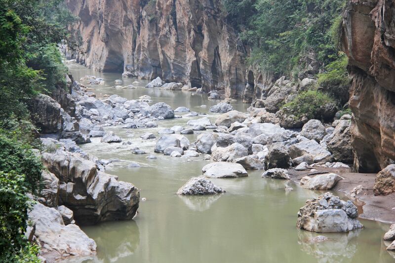 File:BeipanjiangDugeRiverLonglens2.jpg