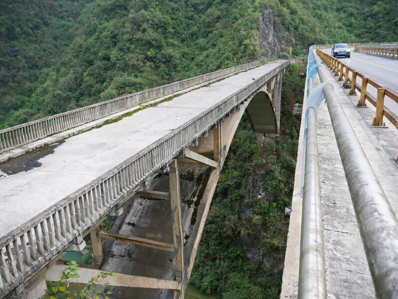 File:GongqingBridges.JPG