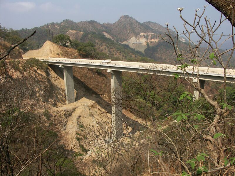 File:LaCapillaBridge17 copy.jpg