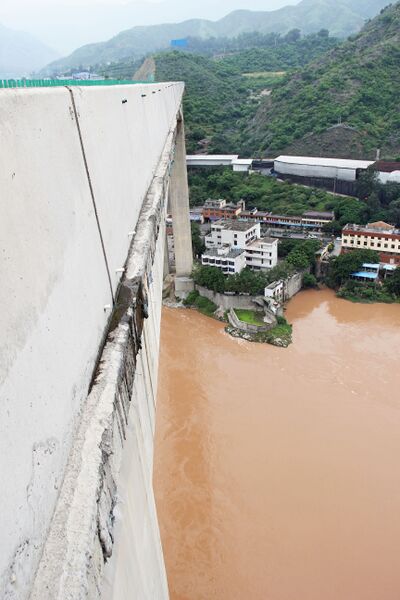 File:JinshajiangQinglongshanPier&River.jpg