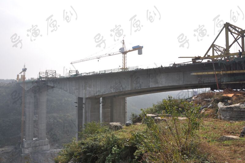File:Luojiaohe87mtrPierOrNot.jpg