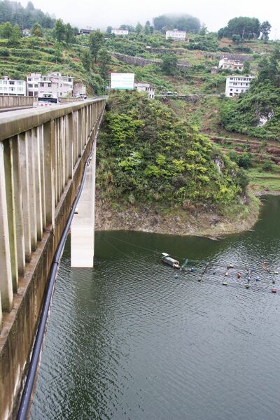File:LuowangheQingshuiheBeamPier&Water.jpg