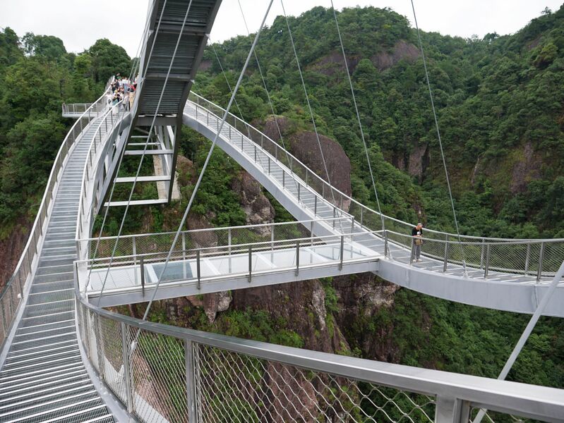 File:RuyiSideDecks.JPG