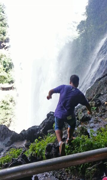 File:392WaterfallJumpByJorson.jpg