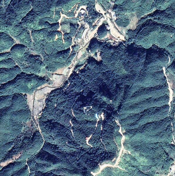 File:Caihong XianshouqiaoSatelliteWide.jpg