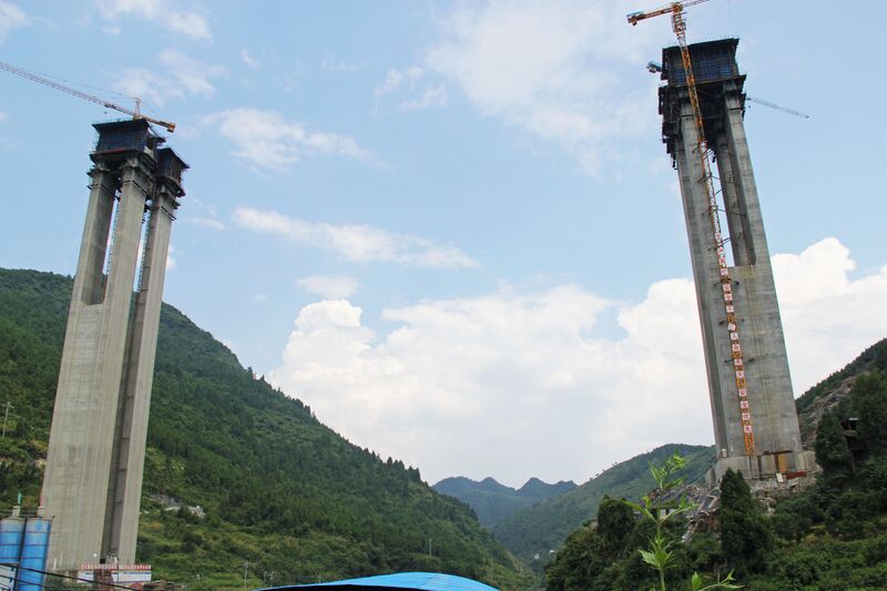 File:MorongPiers&Valley.jpg