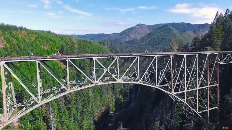 File:VanceDroneByFunForLouis.jpg