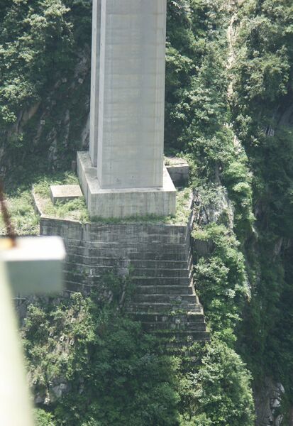 File:WeijiazhouPierBase.jpg