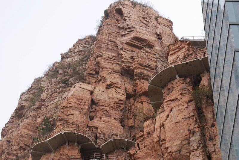 File:EastTaihangSkyfallElevatorRockSky.JPG