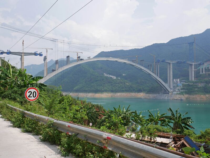 File:LongtanRoadEdge.JPG