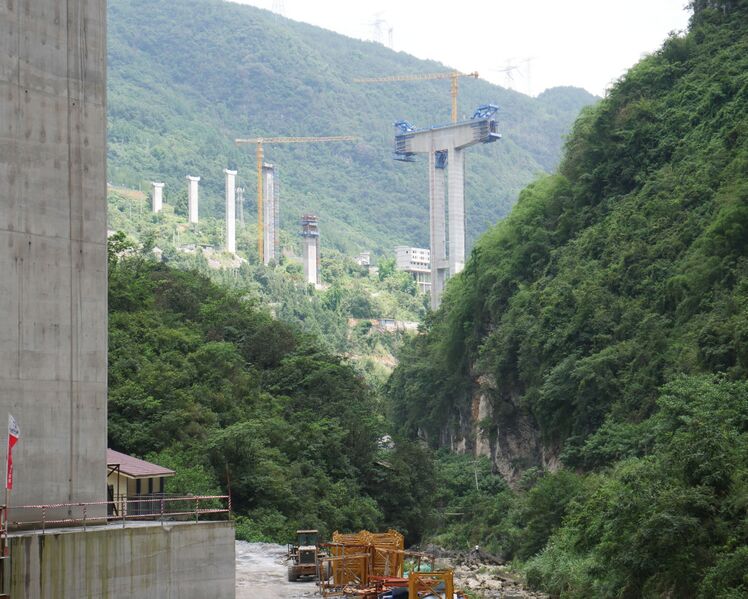 File:WulongExitBridgeConstruction.JPG