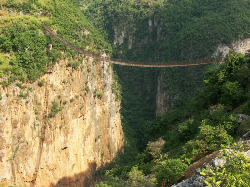 File:Beipanjiang2011RailwayFootbridge33 copy.jpg