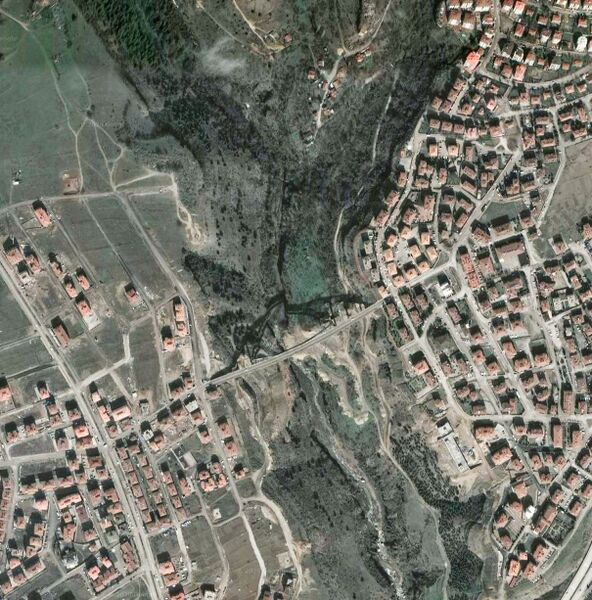 File:KanyonparkSatellite.jpg