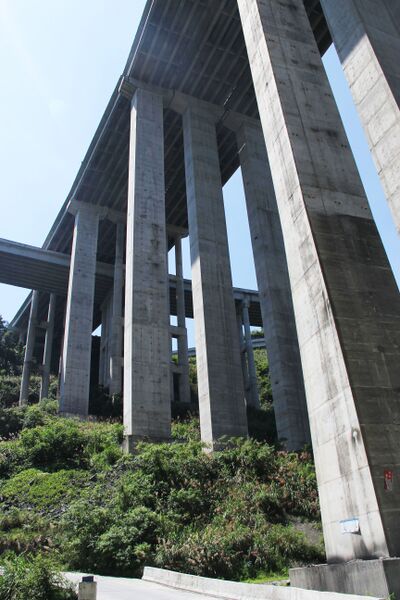 File:ShijiazhaiTriplePier.JPG