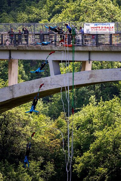 File:Bungee-Jumping-Salle By notiziedabruzzo.jpg