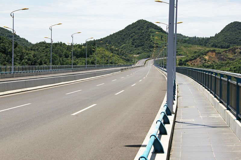 File:DinaheNewRoadDeck.JPG