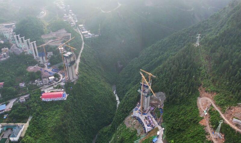 File:YunnanzhuangCranesCanyon.jpg