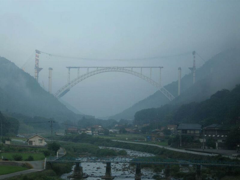 File:2HiroshimaAirportBridge.jpg