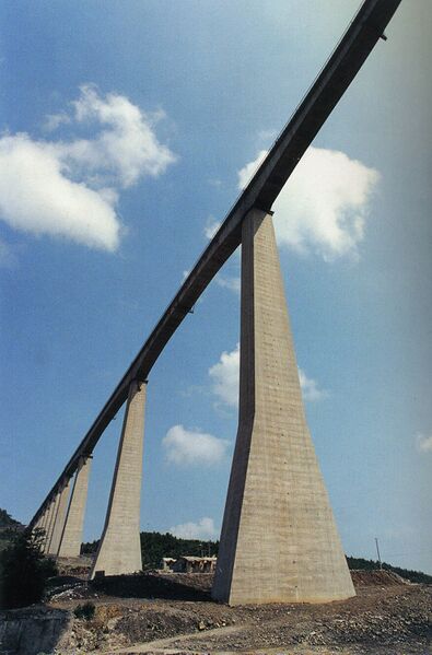 File:2LizigouBridge.jpg