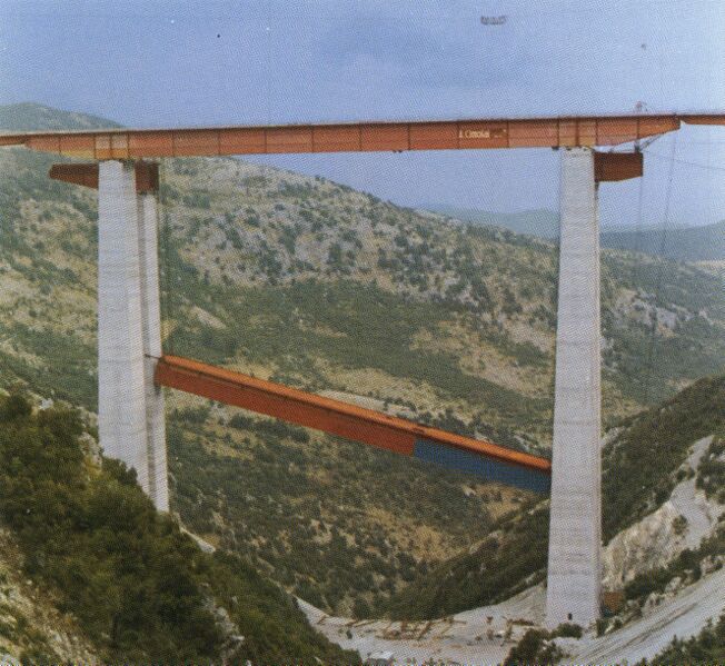 File:6RagoLift.jpg