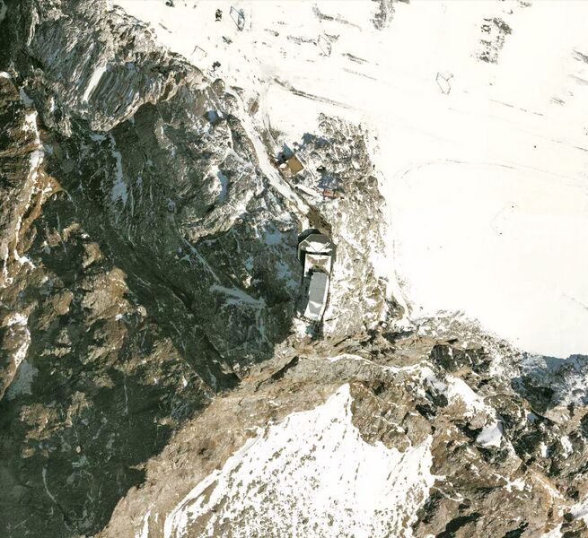 File:DachsteinGletscherbahnSatellite.jpg