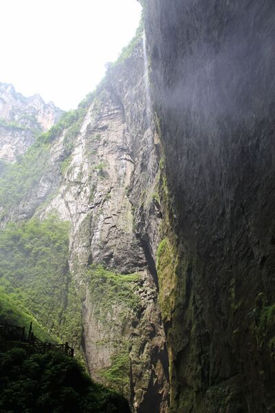 File:642Tiankeng45 copy.JPG