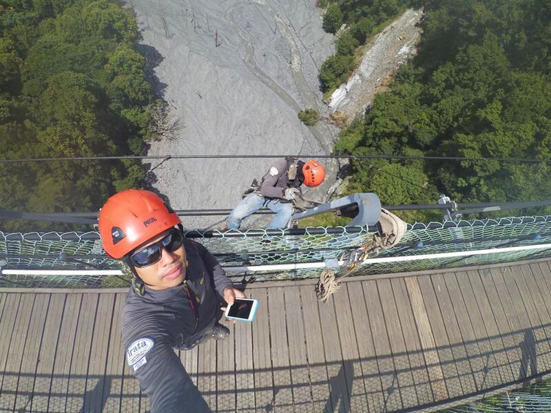 File:AowandaClimbing.jpg