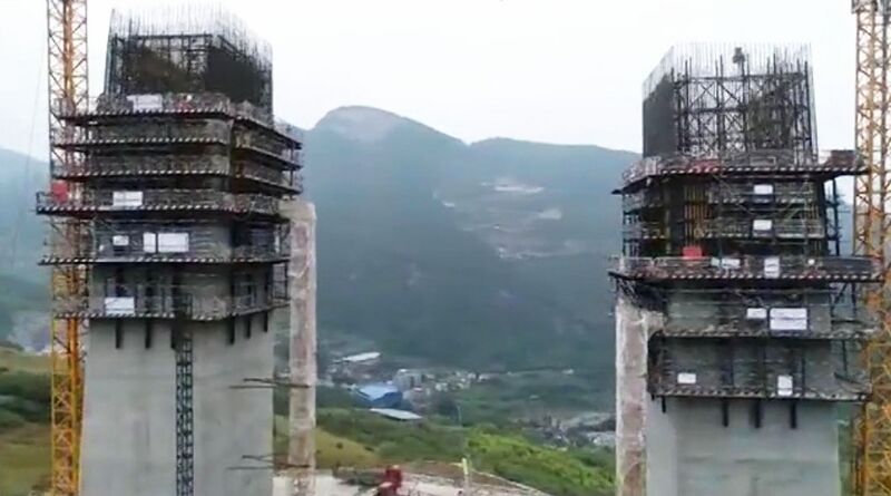 File:Chishuihe Bridge ChajiaotanEastTowerDroneView.jpg