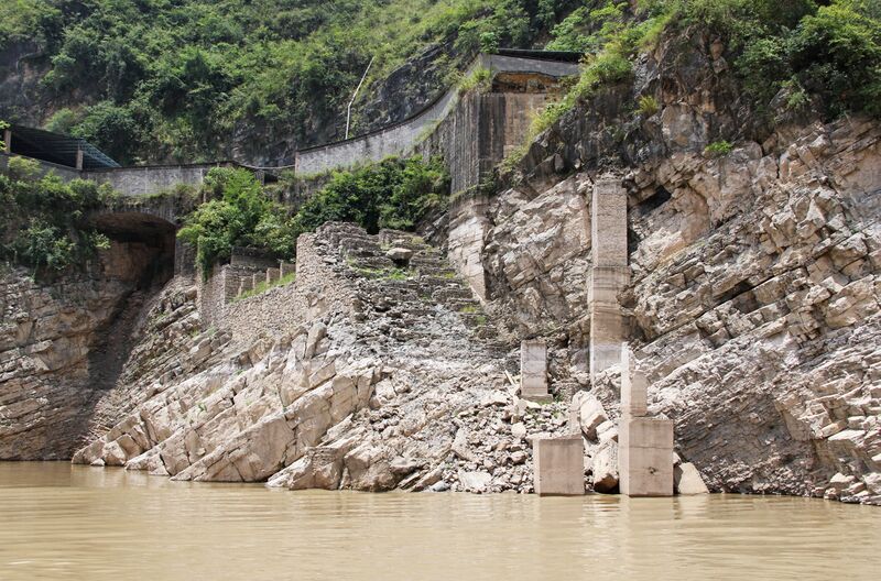 File:LongmensOldBridgeFoundations.JPG