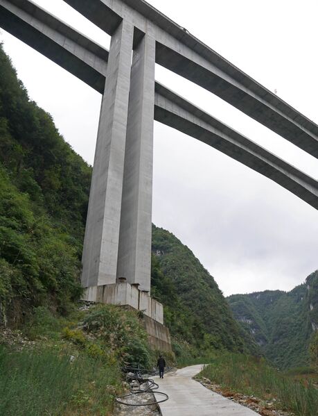File:WangjiazhaiPiersSky.JPG
