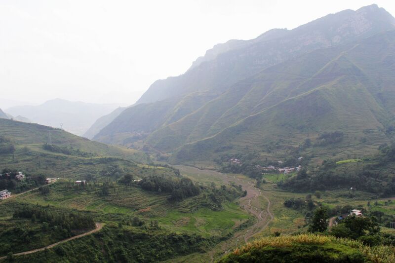 File:Hetou-1BridgeValley.jpg