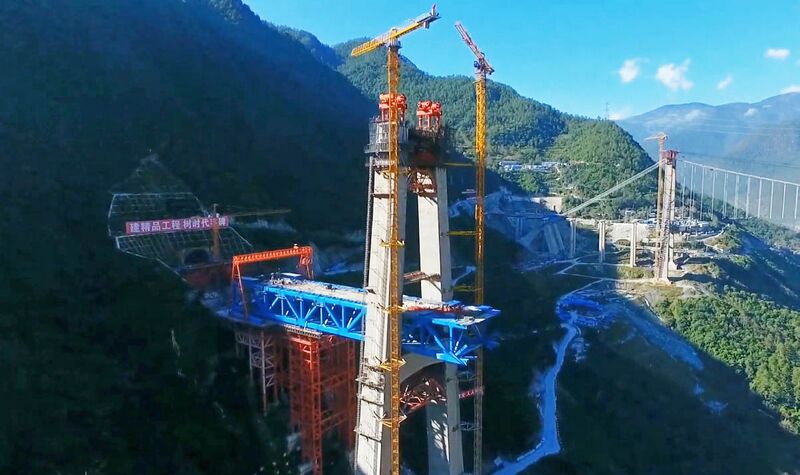 File:JinshajiangTigerRailwayCraneSky.jpg