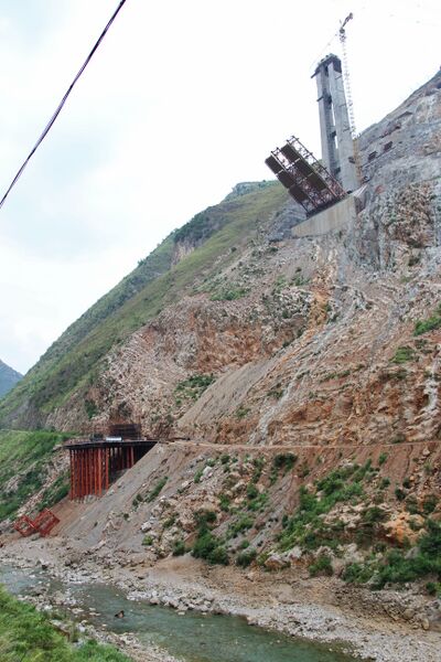 File:BeipanjiangHighSpeedSlope&Platform.jpg