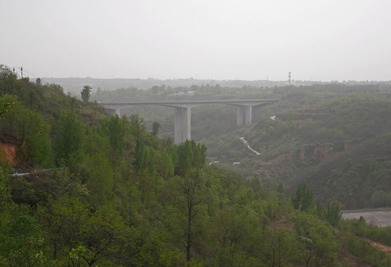 File:BiandangouFarView.JPG