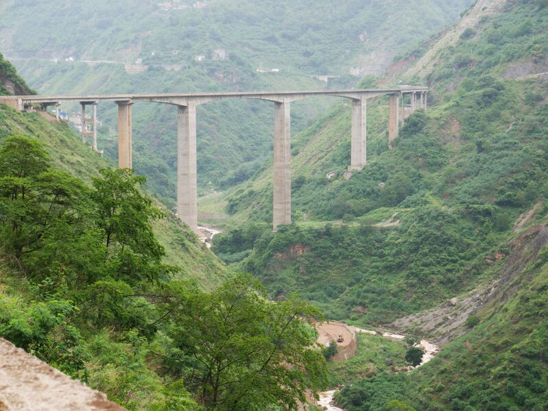File:TianbaCloudyClose.JPG